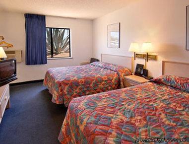 Super 8 By Wyndham Las Cruces University Area Номер фото