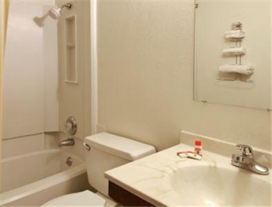 Super 8 By Wyndham Las Cruces University Area Номер фото
